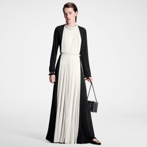 路易威登-幾何風褶襉裝飾晚裝-時裝系列--FQDR02NJ8002_PM1_Worn view.png.jpeg 路易威登-幾何風褶襉裝飾晚裝-時裝系列--FQDR02NJ8002_PM1_Worn view.png.jpeg