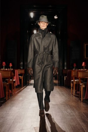 00006-dunhill-fall-2024-mens-credit-brand.jpg