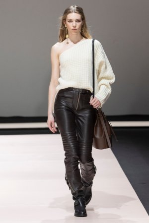 twinset-fall-2024-rtw-ctsy-003.jpg twinset-fall-2024-rtw-ctsy-003.jpg