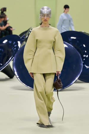 00003-jil-sander-fall-2024-ready-to-wear-credit-gorunway.jpg