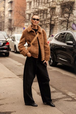 Caroline-Trentini-02-22-2024-MFW-FW24-StreetStyle2-MelodieJeng-MJJ_1404-1267x1900.jpg