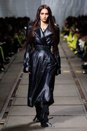 00026-alexander-mcqueen-fall-2024-ready-to-wear-credit-brand.jpg