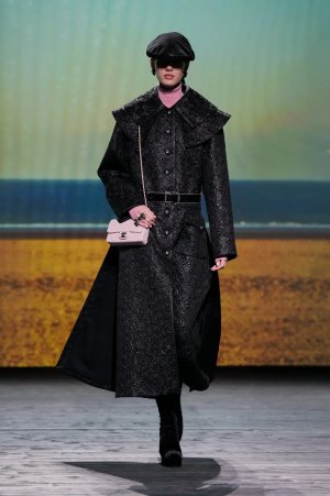 chanelfw24-c01.jpg