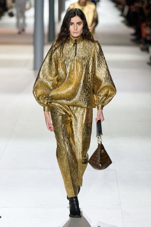 00029-louis-vuitton-fall-2024-ready-to-wear-credit-gorunway 拷貝.jpg