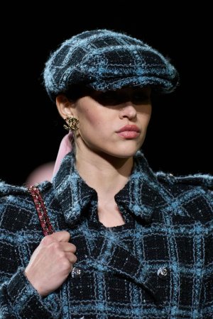 00009-chanel-fall-2024-ready-to-wear-details-credit-gorunway 拷貝.jpg