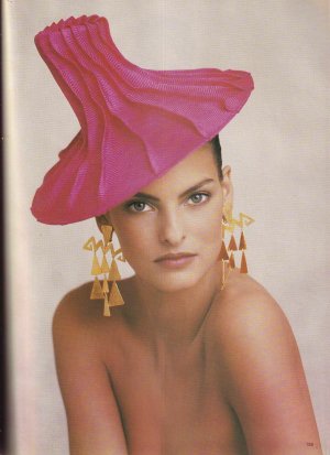 Vogue-Uk-1988-Christy-Turlington-Yasmin-Lebon-Cindy-_57 (3).jpg