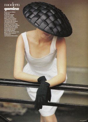 60435_vogue_uk_jan_1987_modern_gamine_3_122_580lo.jpg