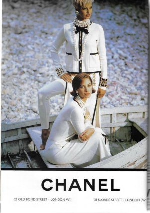 Vogue-Uk-1991-Linda-Evangelista-Nadja-Auermann-Yasmeen-_57 (1).jpg