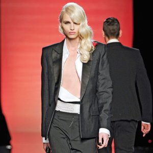 Pejic110822_2_560.jpg