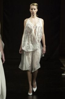 mvg_collections_aw2005_show_paris_024.jpg