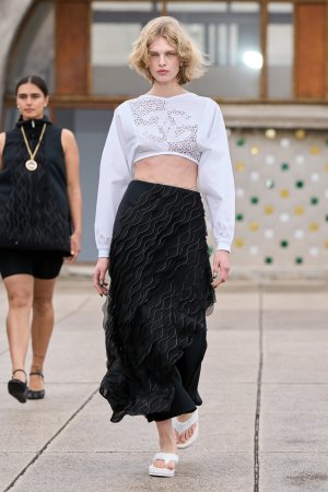 kar CHANEL CRUISE 2025 MARSEILLE.jpg