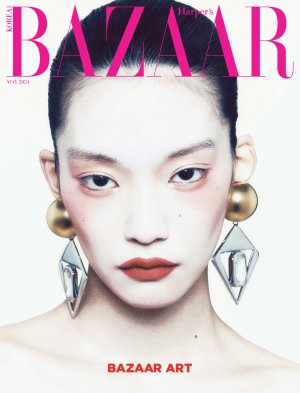 1 Harpers Bazaar Korea - May 2024.jpg
