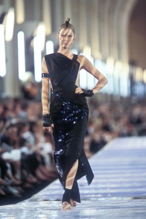 Christian Dior 1999 Haute Couture 47.jpg
