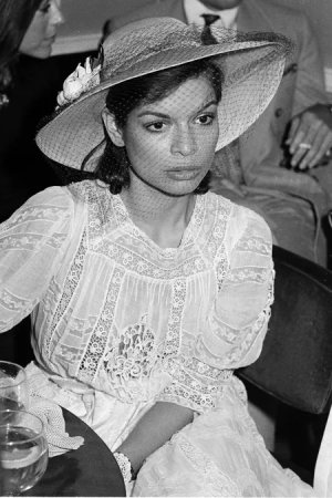 c2f44865a7e7507168b4435fa2fbd109b8-bianca-jagger-46.rdeep-vertical.w450.jpg Kopie.jpg