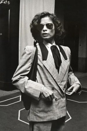 72ef304ef6cff4ef2b52cede06865728e9-bianca-jagger-32.rdeep-vertical.w450.jpg Kopie.jpg