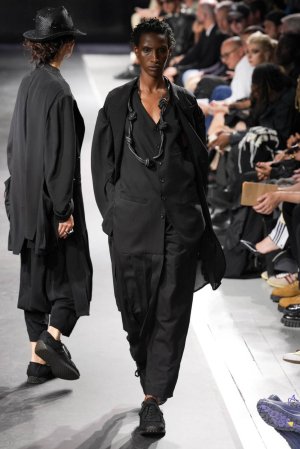 yohjiyamamoto_25ss_053.jpg