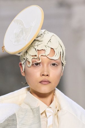 00003-thom-browne-fall-2024-couture-details-credit-gorunway.jpg