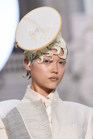 00099-thom-browne-fall-2024-couture-details-credit-gorunway.jpg