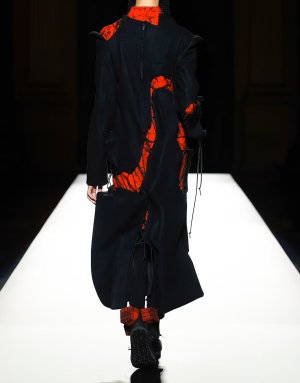 Yohji-Yamamoto-AW24_LOOK-29_back.jpg