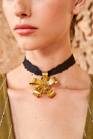 ULLA_JOHNSON_AMIRA_NECKLACE_BRASS_022_15459484-2105-4433-adbb-d54e216cb2d7_1920x.jpg