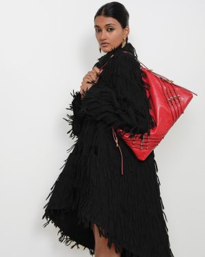 givenchy-fw24-women-campaign-4x5-06-data.jpg