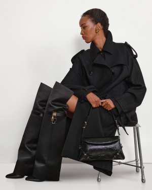 givenchy-fw24-women-campaign-4x5-05-data.jpg