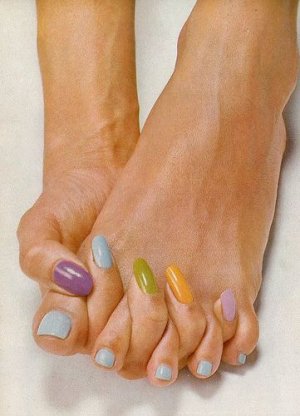 Hand in foot by Irving Penn for beauty editorial in Vogue, June 1971 (1).jpeg