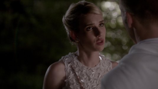 Scream_Queens_2015_S01E03_Chainsaw_1080p_KISSTHEMGOODBYE_NET_0614.jpg