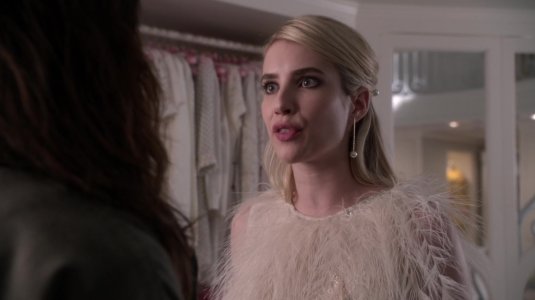 Scream_Queens_2015_S01E03_Chainsaw_1080p_KISSTHEMGOODBYE_NET_2064.jpg