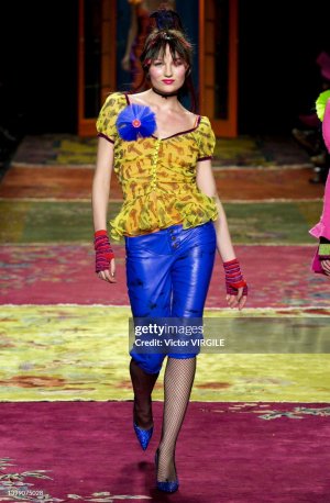 lyonN f01betseyJohnson-.jpg