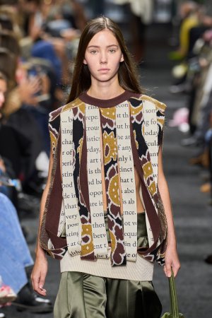 JW Anderson S25 028a.jpg