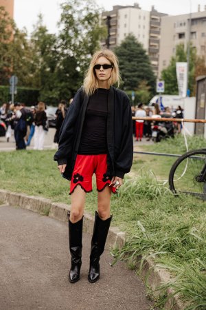 Freya-Nutter-09-17-2024-MFW-SS25-StreetStyle1-MelodieJeng-MJJ_1073.jpg