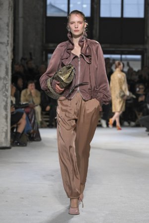 dries-van-noten-rtw-spring-2025-gg-005.jpeg