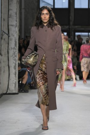 dries-van-noten-rtw-spring-2025-gg-017.jpeg