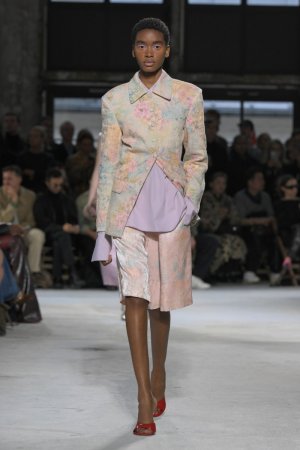 dries-van-noten-rtw-spring-2025-gg-050.jpeg