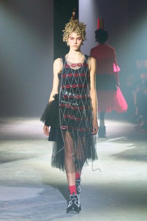 00011-noir-kei-ninomiya-spring-2025-ready-to-wear-credit-gorunway 拷貝.jpg