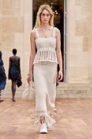 00035-gabriela-hearst-spring-2025-ready-to-wear-credit-gorunway.jpg