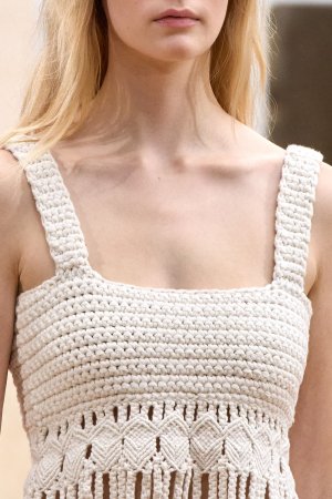 00077-gabriela-hearst-spring-2025-ready-to-wear-detail-credit-gorunway 拷貝.jpg