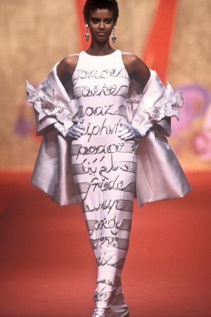 Valentino 1991 Haute Couture 67.jpg