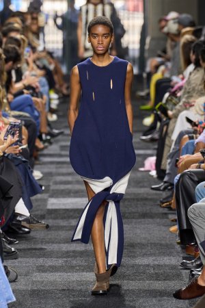 JW Anderson S25 027.jpg