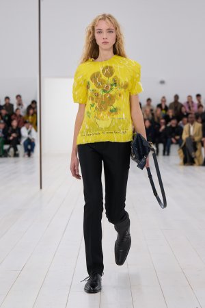 Loewe S25 028.jpg