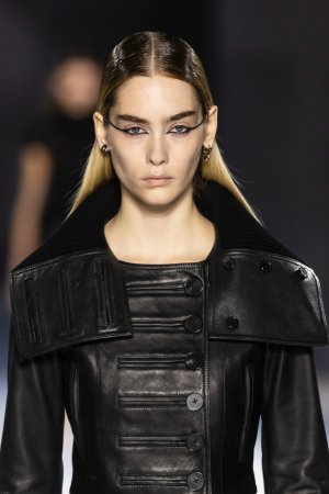 McQueen clp PO S25 002.jpg