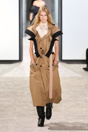 Sacai S25 004.jpg