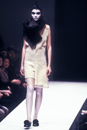 Comme des Garcons 1997 FW 4.jpg