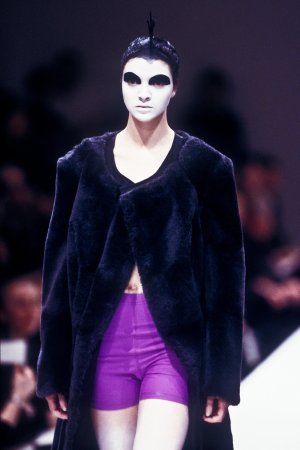 Comme des Garcons 1997 FW 8.jpg