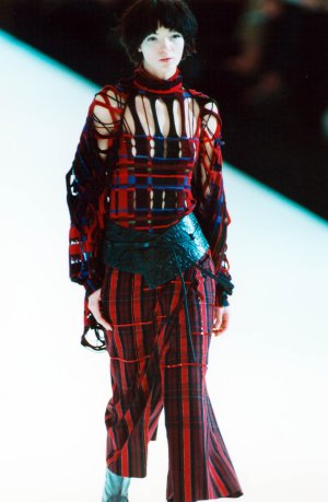 Kenzo 2000 FW 45.jpg