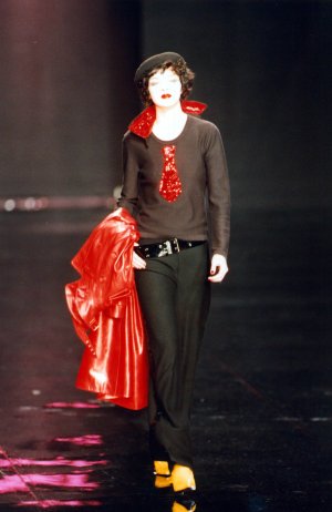 Sonia Rykiel 2000 Women RTW 15.jpg