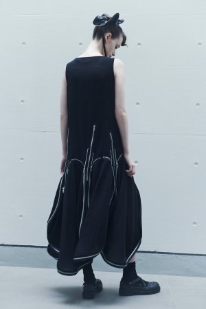 limi_feu_25ss_look_013-98c40fb4-67bc-49c2-8cdc-99f9214c775a.jpg