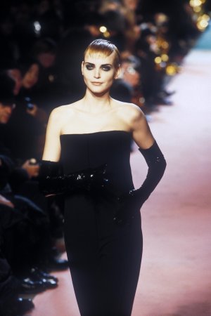 19.nadja auermann.jpg