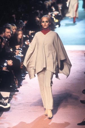 33.amber valletta.jpg